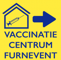 beeld van het bord dat de weg wijst naar het vaccinatiecentrum