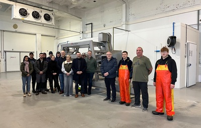 Nieuwpoort investeert in nieuwe garnaalzeefmachine voor de stedelijke Vismijn